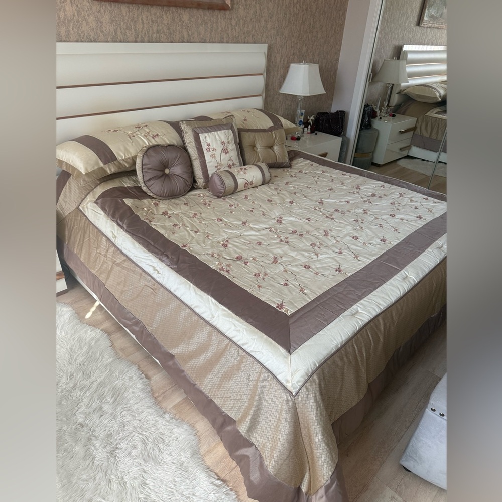 Floral Embroidered Bedding Set in Cream and Brown